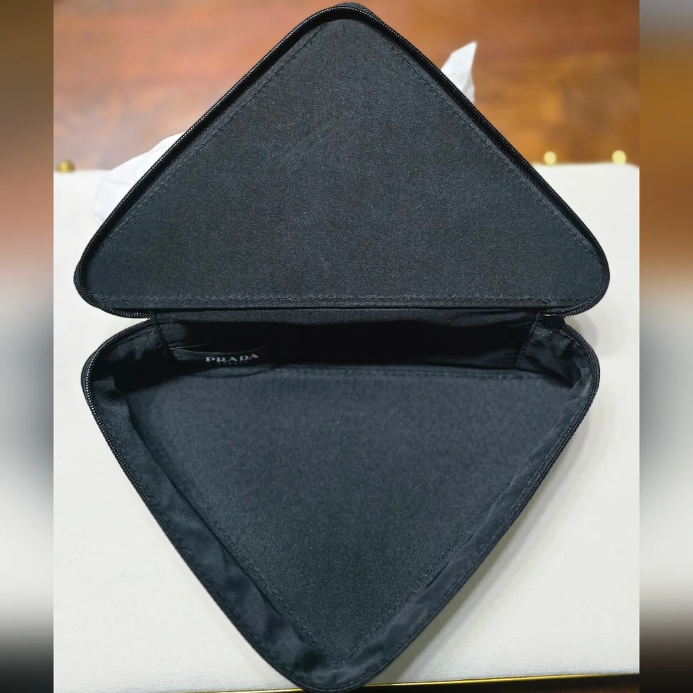 Prada Beauty GWP Beauty  Pouch - Picture 4 of 8